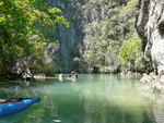 Golf von Phang Nag Seakayak  die Lagune einer Inseln im Phang Nga Nationalpark (TH).